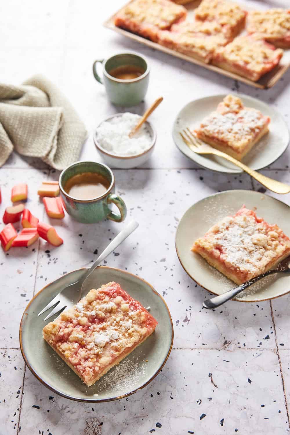Rhubarb crumble